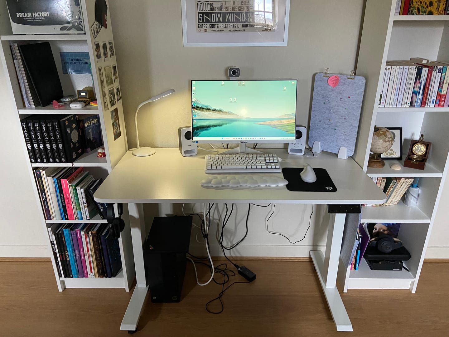 Space-Saving Height-Adjustable Desks for Small Flats UK